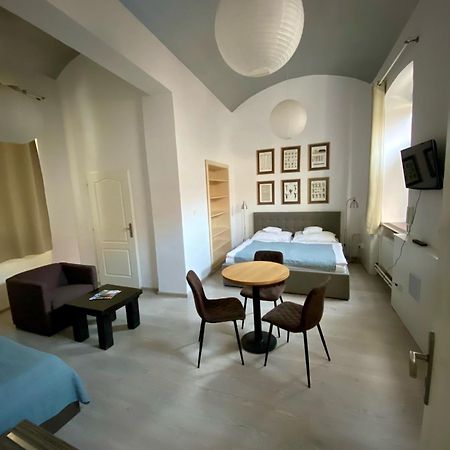 Pension Horse Inn Кошице Екстер'єр фото