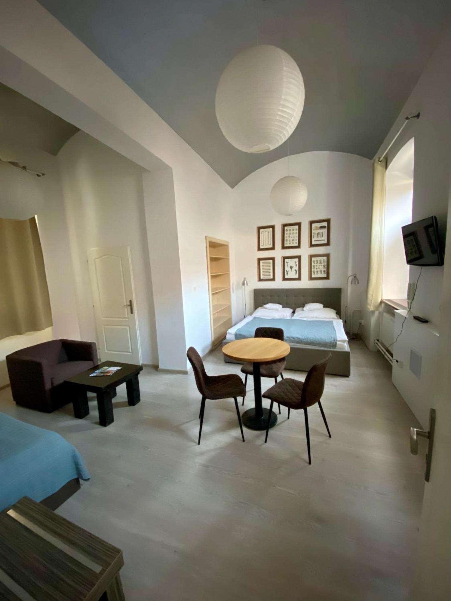 Pension Horse Inn Кошице Екстер'єр фото