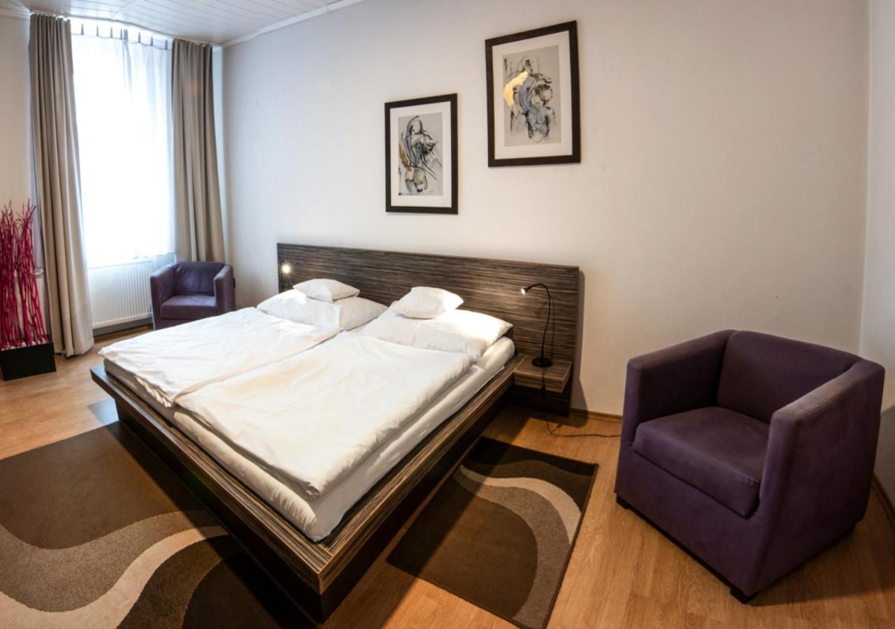 Pension Horse Inn Кошице Екстер'єр фото