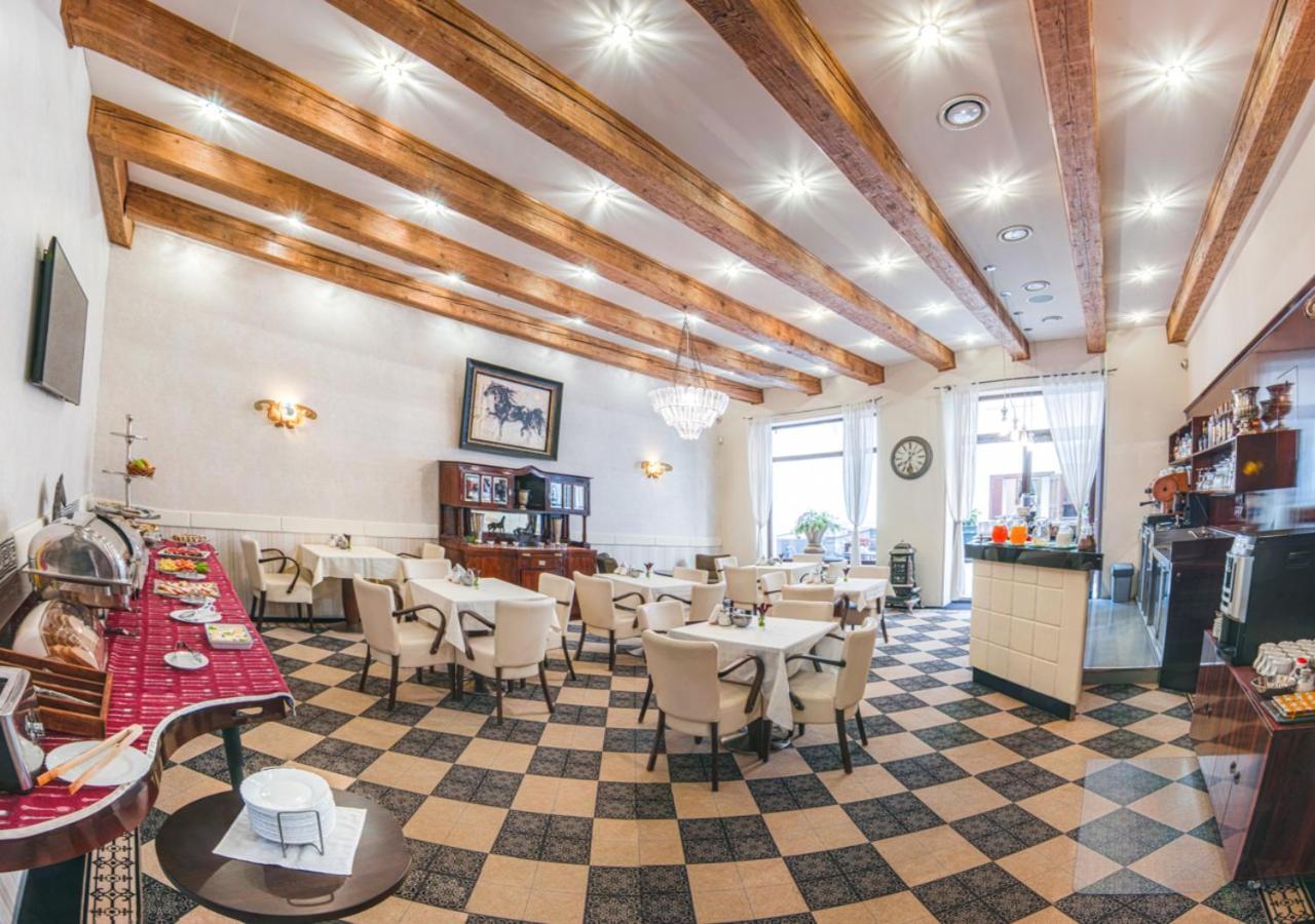 Pension Horse Inn Кошице Екстер'єр фото