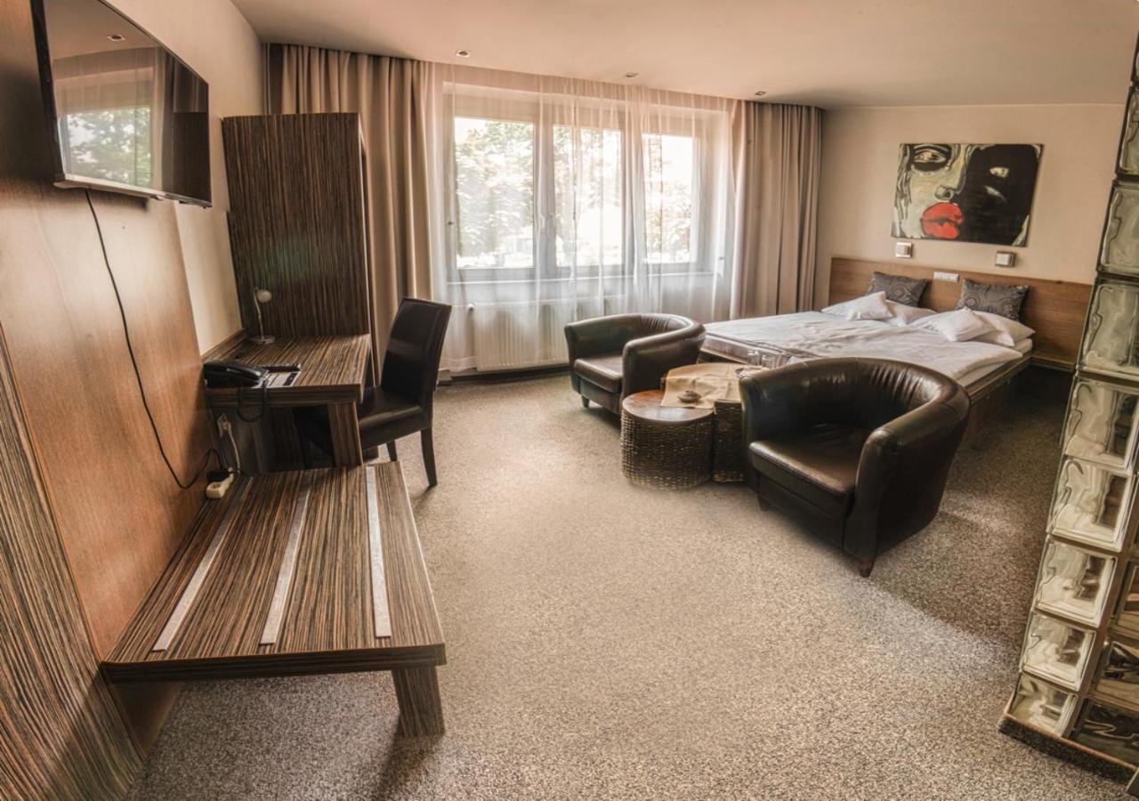 Pension Horse Inn Кошице Екстер'єр фото
